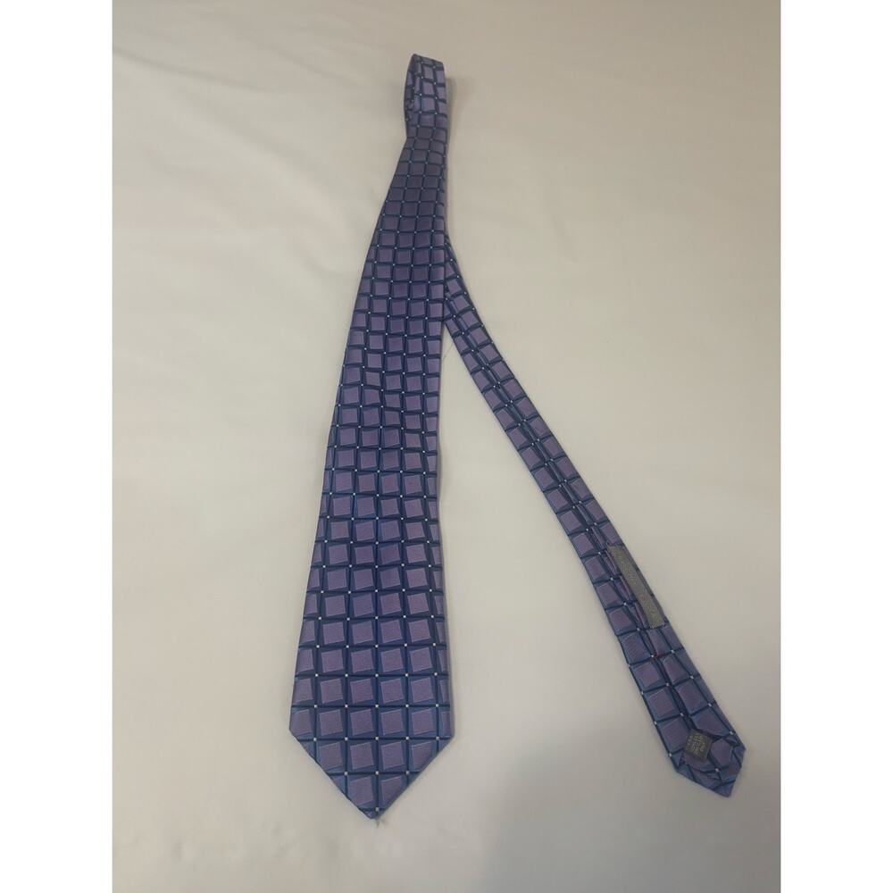 Daniel Cremieux 100% silk tie, purple and navy geometric square pattern